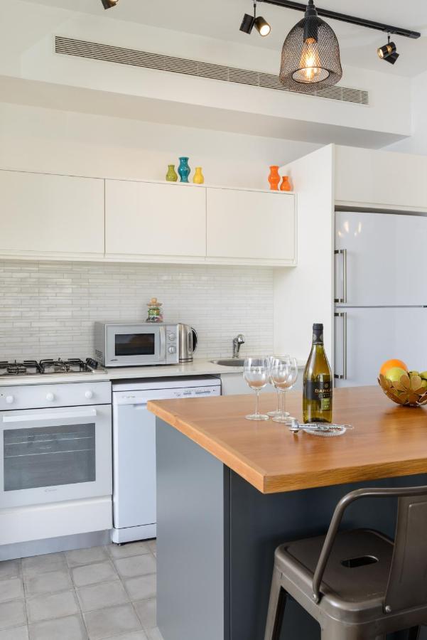 The Playground By Tlv2rent *